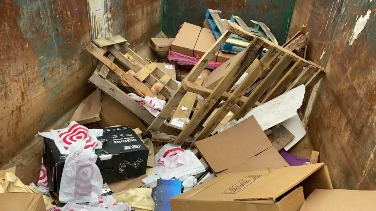 Dumpster Diving In Pensacola, Florida! Tractor Supply Saves The Day