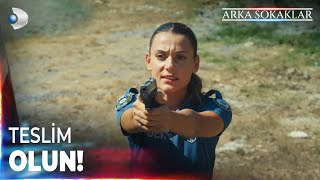 Hüsnü&#39;nün Peşine Düşenler Yakalanıyor! #ArkaSokaklar 721. Bölüm