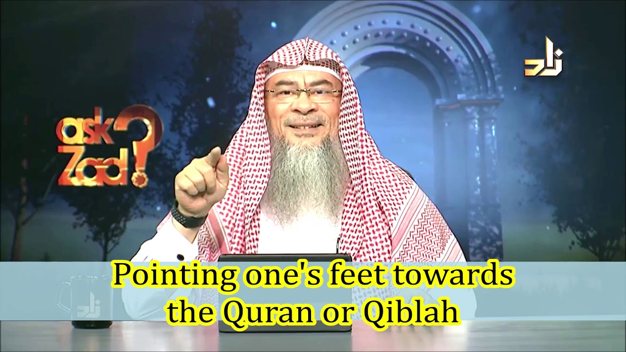 Pointing one's feet towards the Qibla - Assim al hakeem