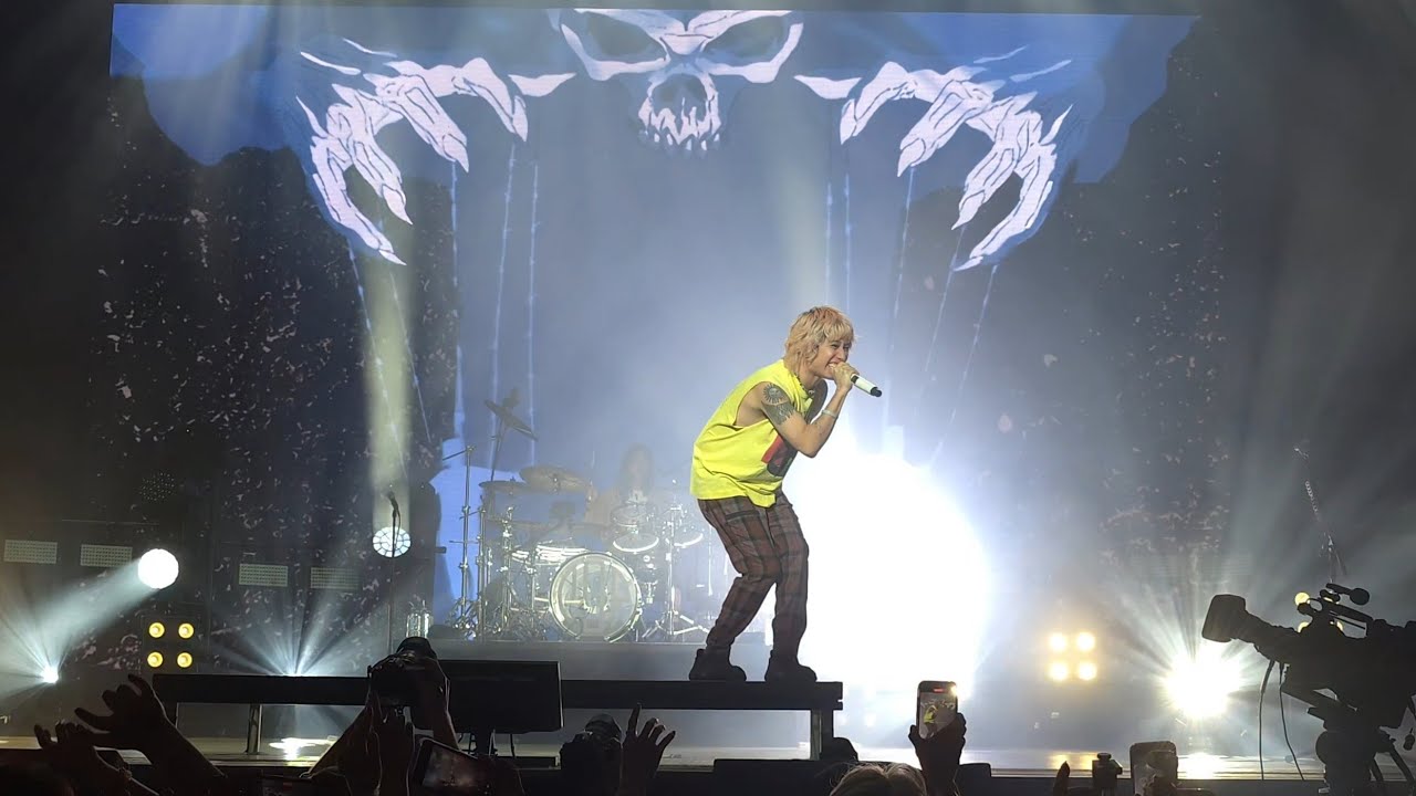 One OK Rock - Intro + Puppets Can’t Control You (Live Toronto, ON 06/04/2025)