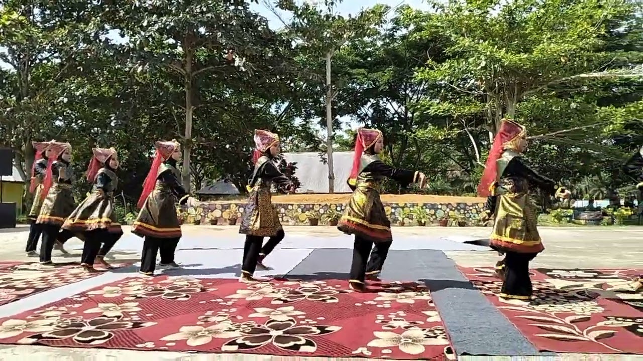 Keren abisss...Tari Langkah Sakato