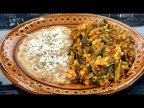 Huevos con rajas y Nopalitos - YouTube