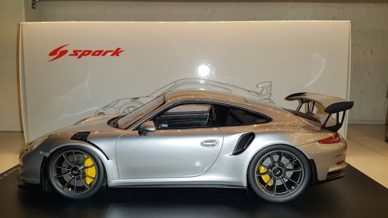 PORSCHE 911 GT3 RS VERT SPARK 1/18°