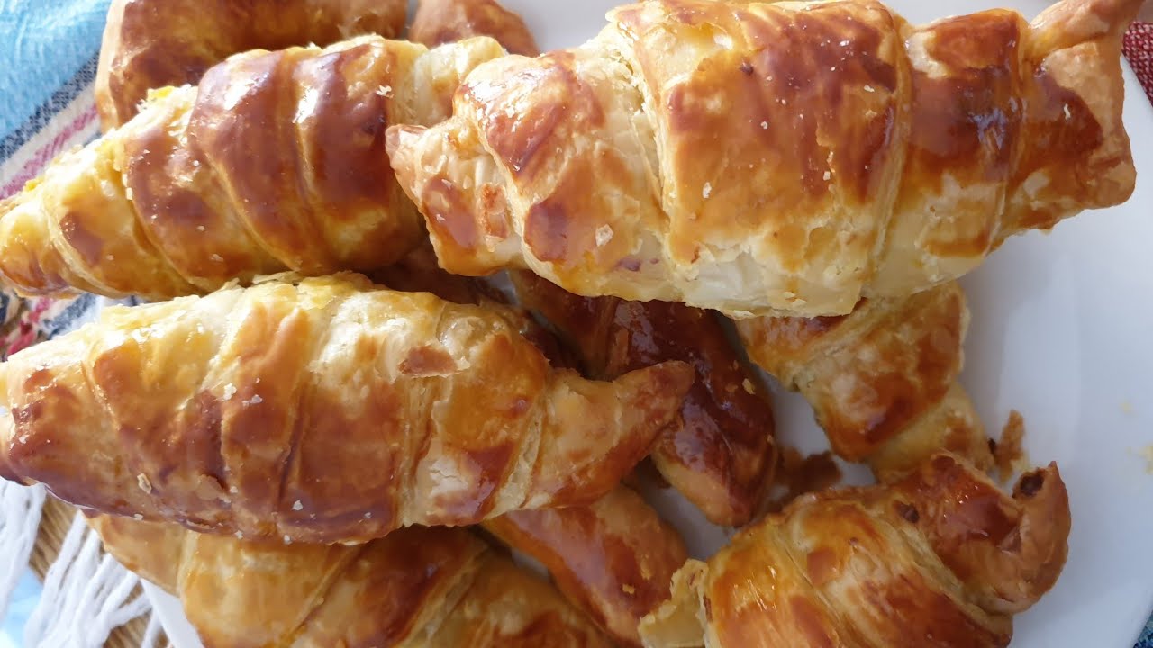 Mini Croissant in 5 minutes(only 2 ingredients) - YouTube