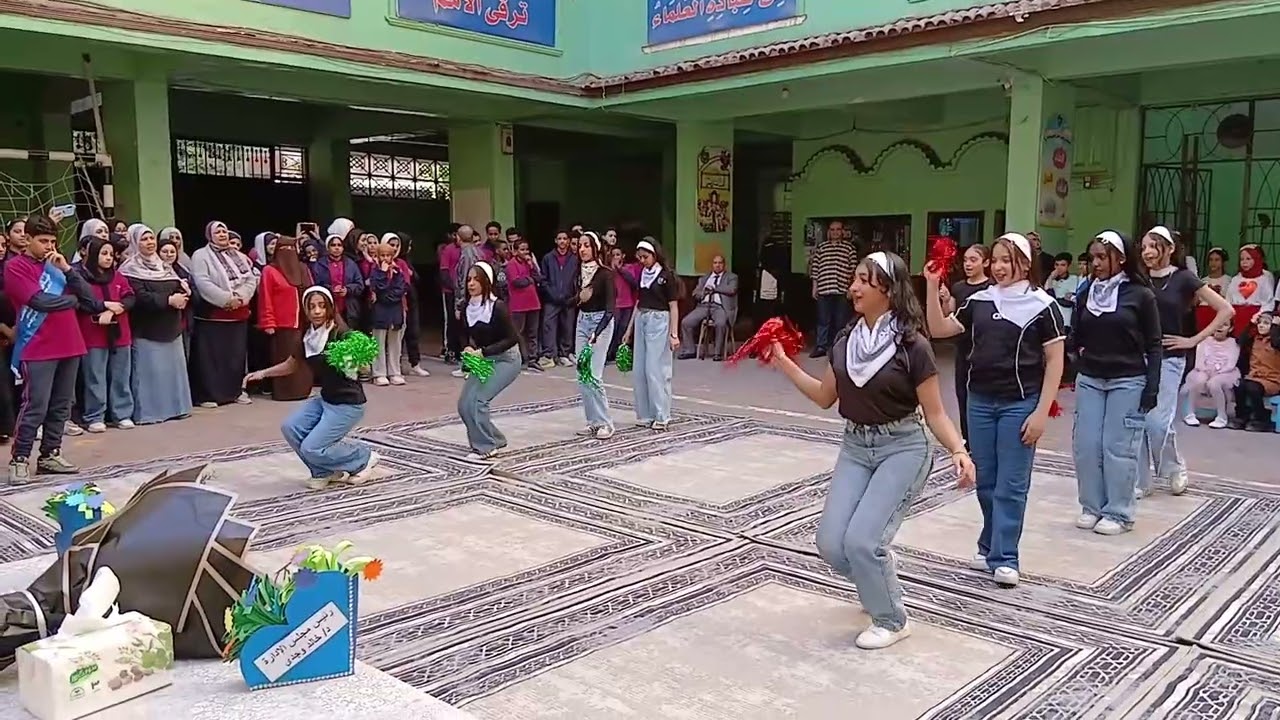 حفل تكريم أوائل الطلاب في  أوائل الطلبة للمرحلة الاعدادية على مستوى المدرسة |عرض باللغة الفرنسية