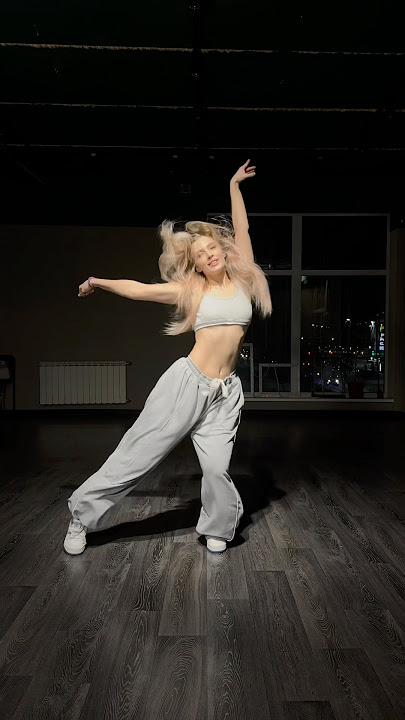 Lady Gaga - Abracadabra cover dance from official choreography
