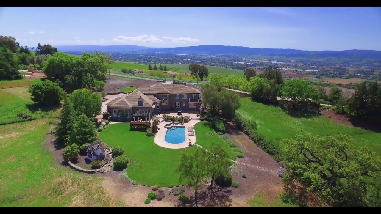 Welcome to 2965 Paseo Robles - San Martin, California