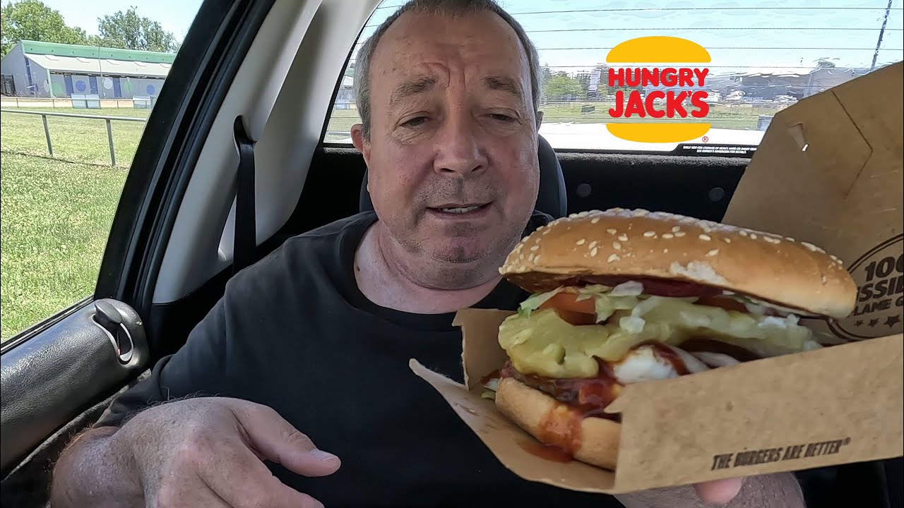 Hungry Jack's The Lot Whopper (гамбургер с кучей гамбургеров) и Jack'd Up Strawberry Dream