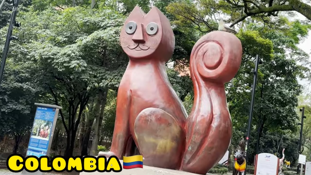 Cali Colombia 🇨🇴 4K walking tour | Downtown city walk [no commentary]