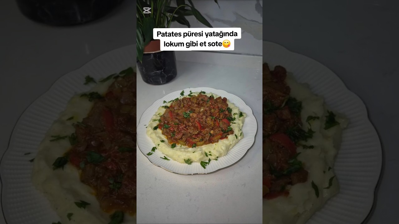 🥩 Patates Püresi Yatağında Et Sote | Nefis Ana Yemek Tarifi #shorts