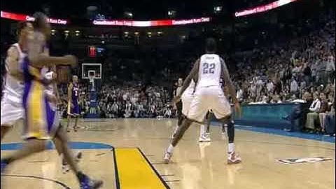Lamar Odom Hits The 3 Pointer Clutch