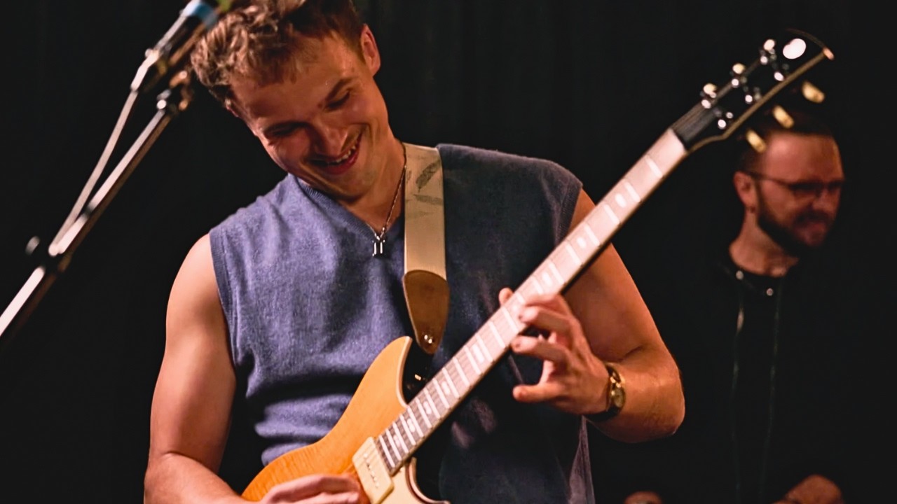 If this video does 500k, I'll release this song (live, not AI)