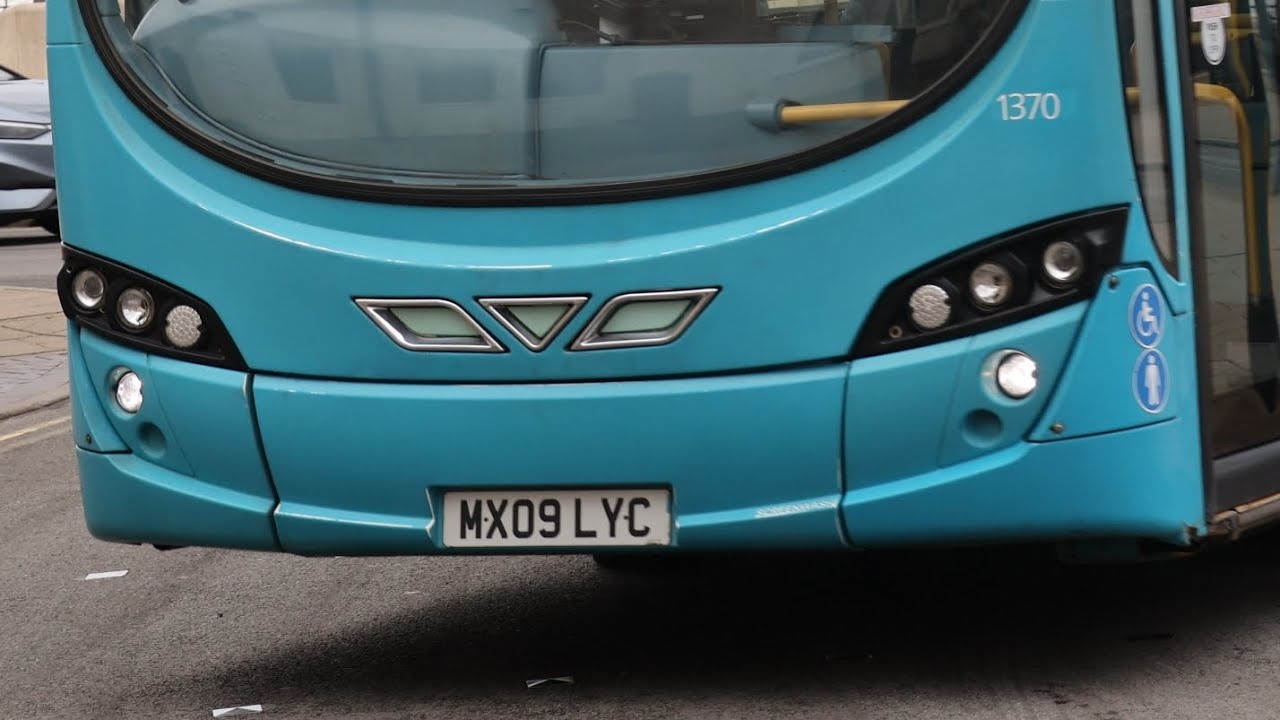 Arriva Redcar based VDL SB200 Wright Pulsar 2 on the 63 to Redcar (1370) (MX09 LYC)