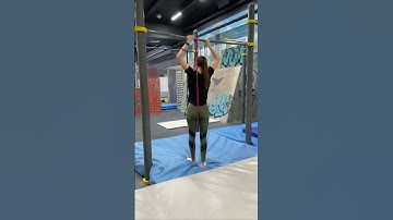 Gym fails with Ahnuld Schwarzenegger | Elastic Band to learn Pull Ups