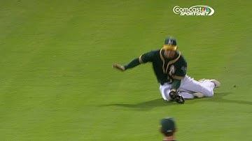 HOU@OAK: Gentry makes a diving catch in left field