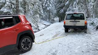 Jeep Cherokee XJ Rescues Trail Rated Jeep Renegade #automobile #jeepxj #offroad