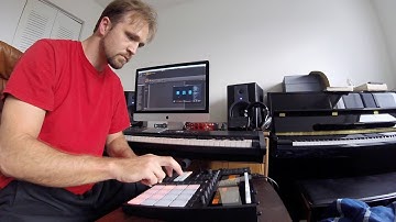 Maschine MK3 - Bagatelle - Clyde Hider