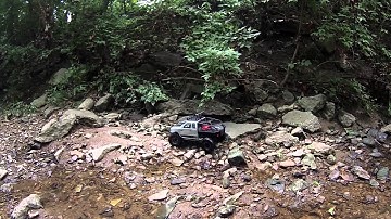 Axial SCX10 Honcho Creek Run