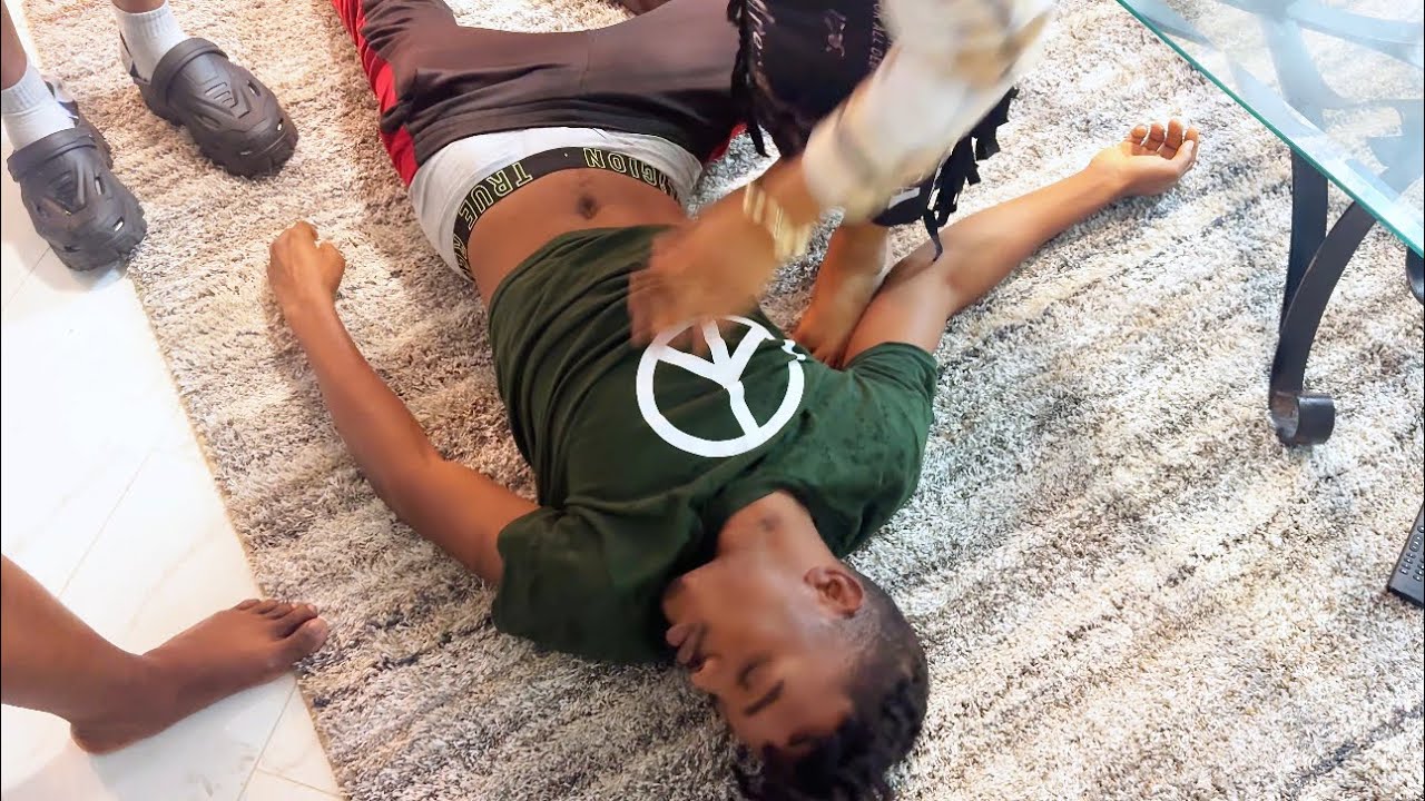 Pitit Dodo an tonbe nan piscine kay Pouppé an li lopital😭 Dodo endispoze li pa leve🙆🏻‍♀️