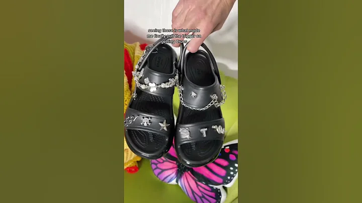 Mega Crush Crocs #crocs #springfashion2023 #sandals #gothfashion #platformshoes #platformsandals