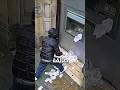 قام بتعطيل آلة النقود و سرقتها عجائب غرائب غموض شورتس