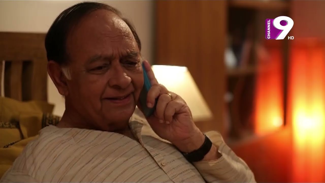 Kimda rinstone bilan dumba tiqin bor?