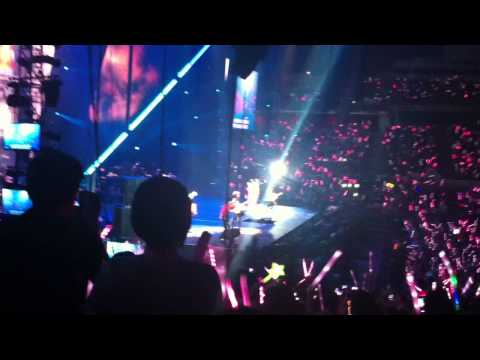 周杰伦 摩天伦演唱会新加坡 8th June 2013- 水手怕水+大笨鐘 Acapella