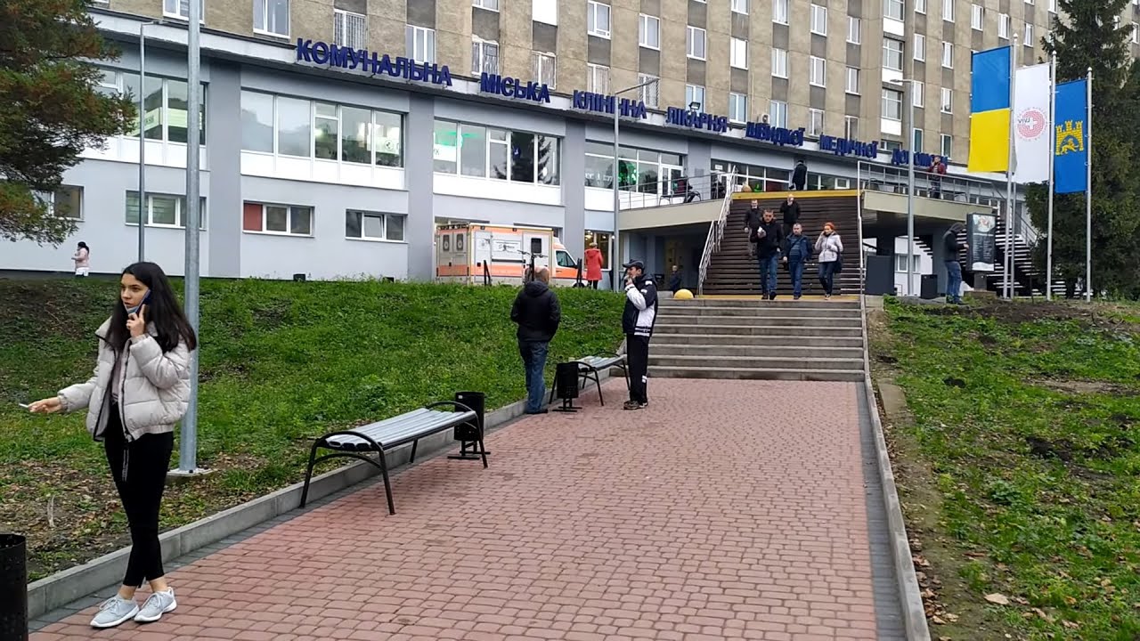 Львів. Як змінилася територія біля лікарні 