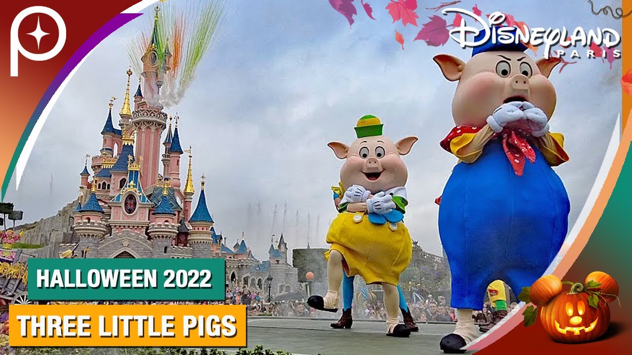 🎃 Three Little Pigs dancing on Halloween tunes at Disneyland