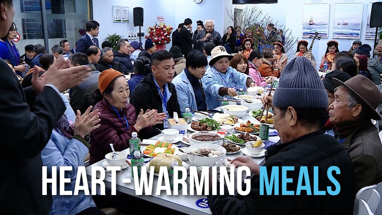 Heart-warming meals | Bữa cơm tất niên sớm cho bệnh nhân ung thư - YouTube