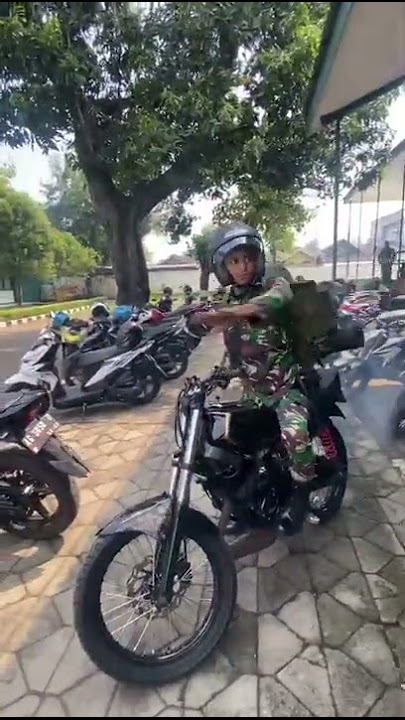 TNI jumping pake RX king. jet darat