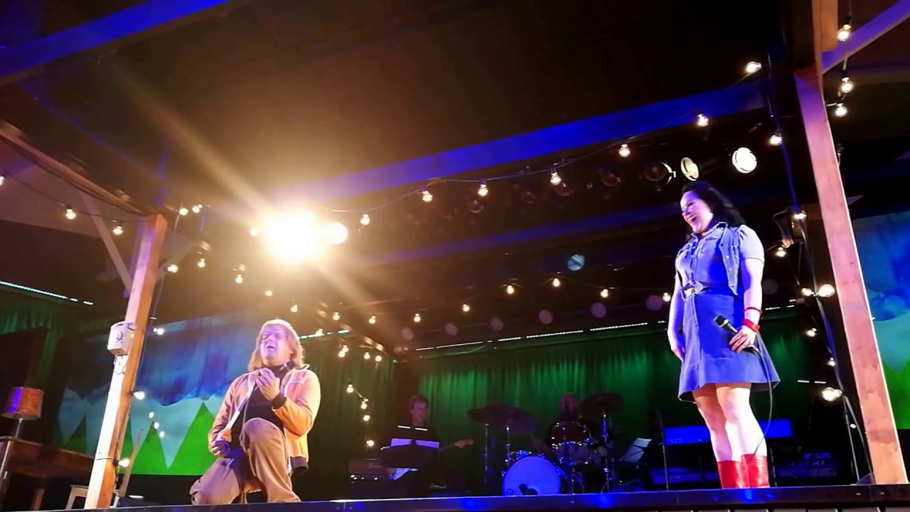 Heikki Hela ja Suvi Karjula ovat Badding - Paratiisi