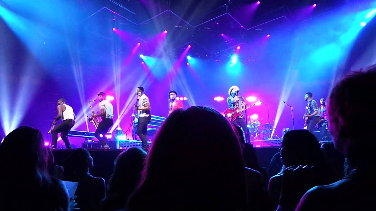 Bruno Mars Moonshine Jungle Tour Concert Buffalo, NY 2014 Part 2