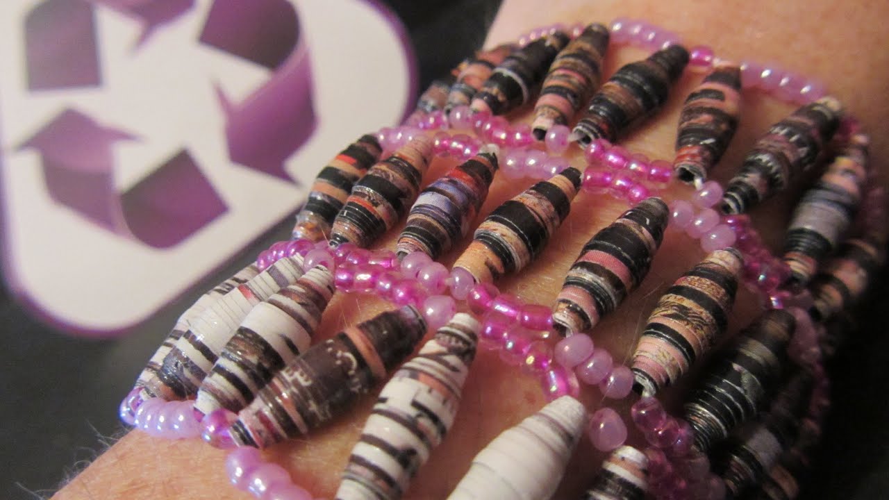 Reciclaje: Pulseras hechas con revistas. Bracelets made with magazines