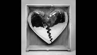 Miley Cyrus X Mark Ronson - Nothing Breaks Like a Heart () Resimi