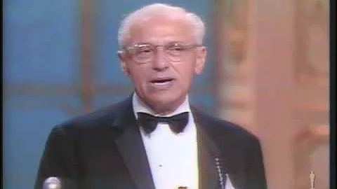 Katharine Hepburn winning Best Actress for "Guess ...