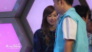 [Fancam] 130723 Wonderful Day 宋茜 Victoria @Happy Camp [A Song for U]