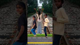 😱Bacchon Ne Train Rok Di! JCB aur Tanker Bach Gaye 🚆#shorts #train #viral