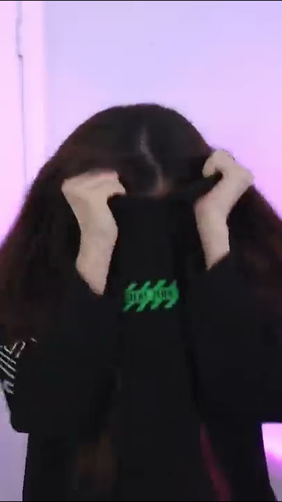 Download lagu “You look like a BOY! You should be MORE FEMININE 🤨…” #shorts