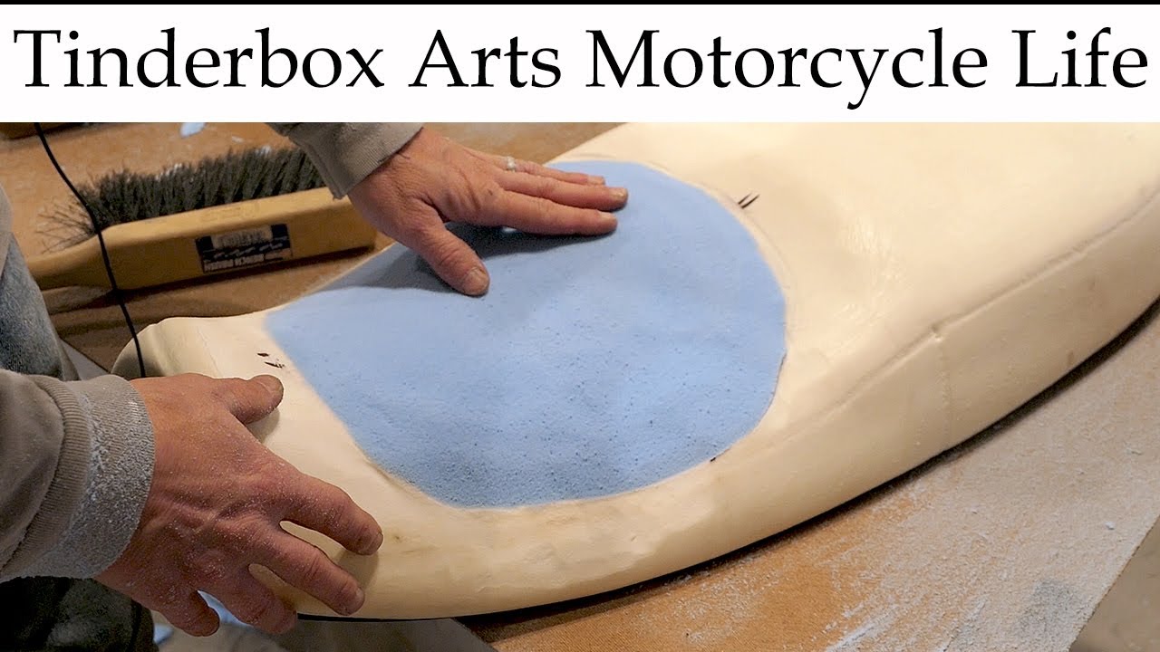 Добавьте вставку из пеноматериала для сиденья вашего Triumph Bonneville