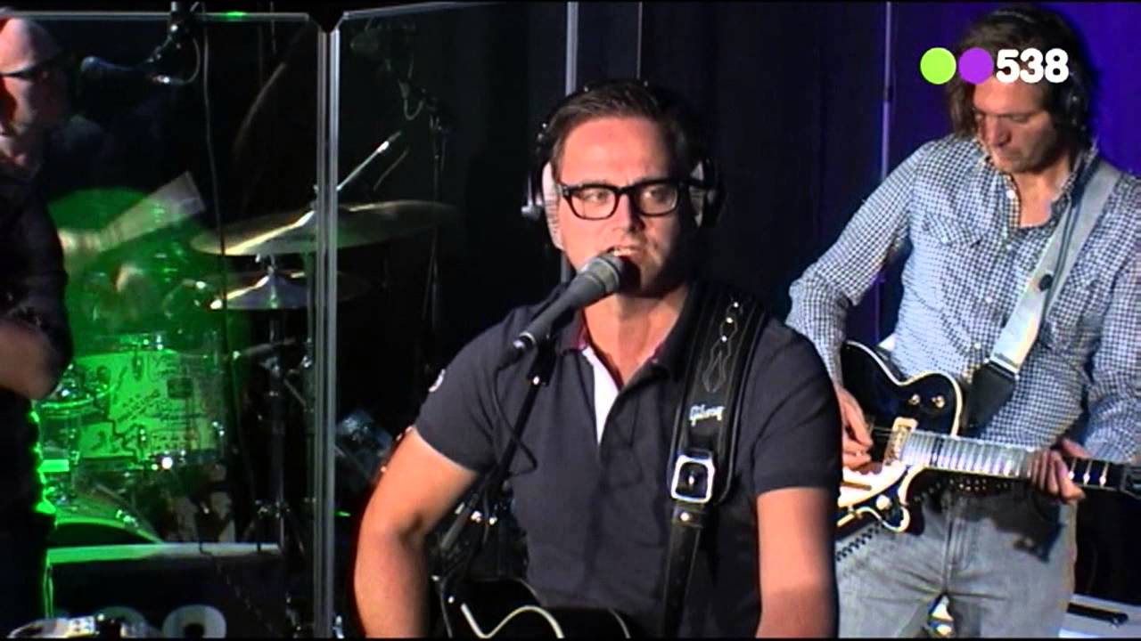 Guus Meeuwis - Tranen Gelachen (live bij Evers Staat Op) - YouTube