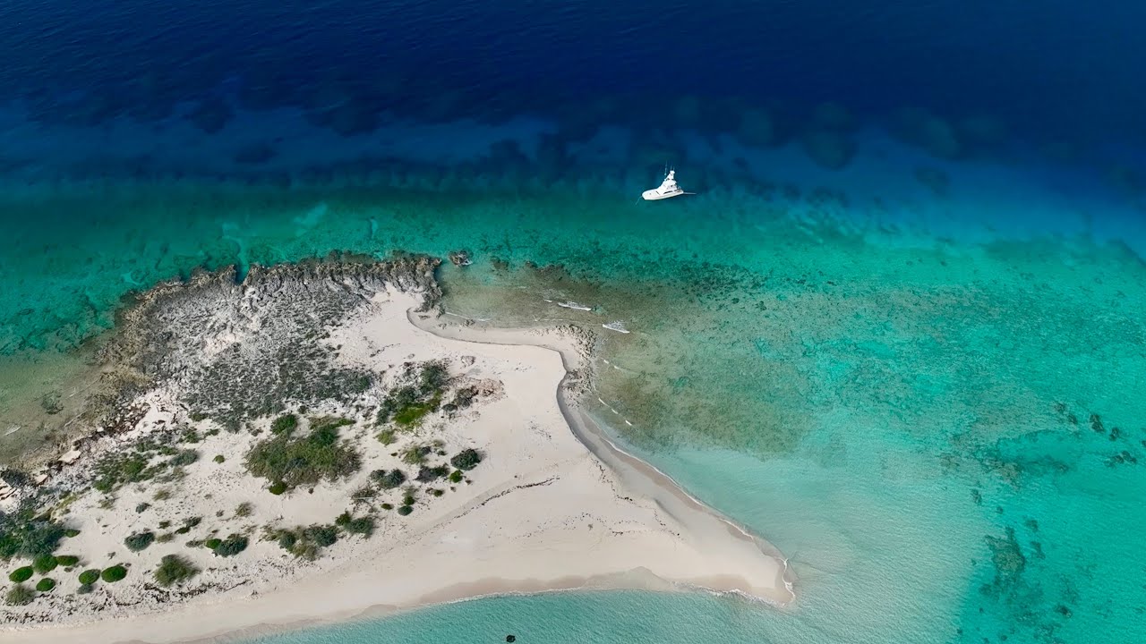 Anchored in the Middle of the NOWHERE... Day 4 and 5 - Bahamas - EP. 3