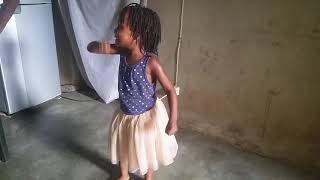 Á Nezia Danxando O Kapota, Olha So Como Ela Mexe. Ela Quer Uma Adversaria