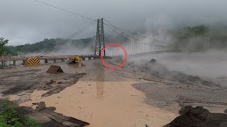 ASLI NGERI !!! DETIK² JEMBATAN PUTUS DITERJANG BANJIR LAHAR SEMERU