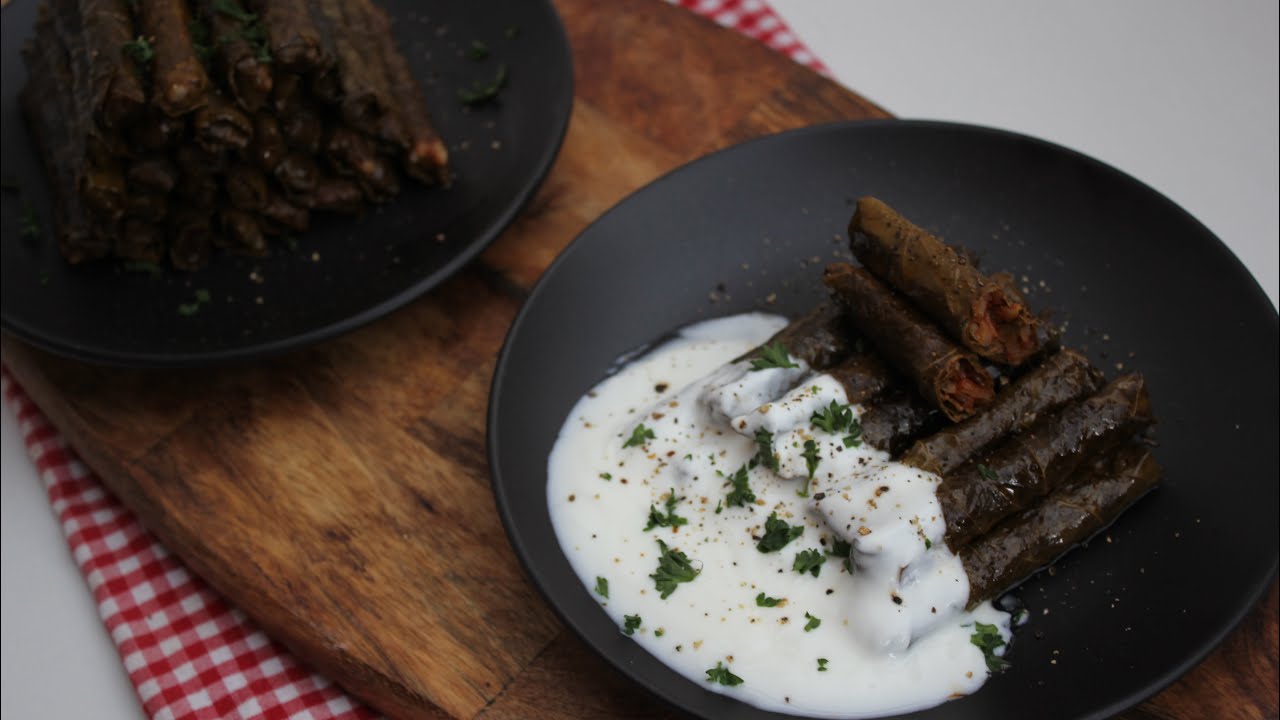 Sarma - gefüllte Weintraubenblätter | Zeytinyagli Sarma Tarifi
