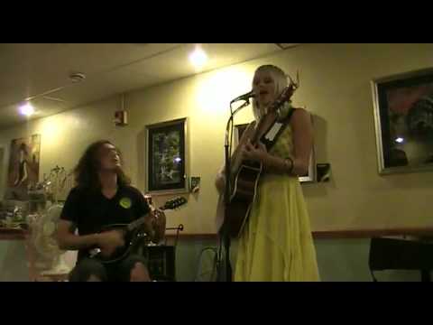 Lilly Scott Original "Corn on the Cob" Live Acoust...