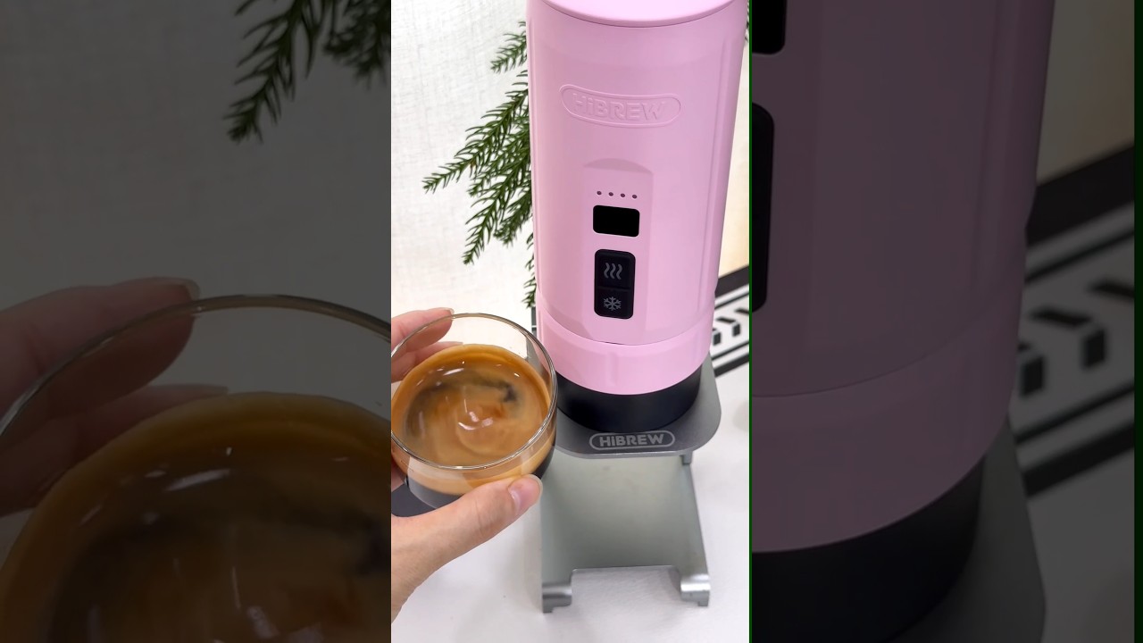 Café expresso préparé avec la machine à café portable HiBREW H4C 