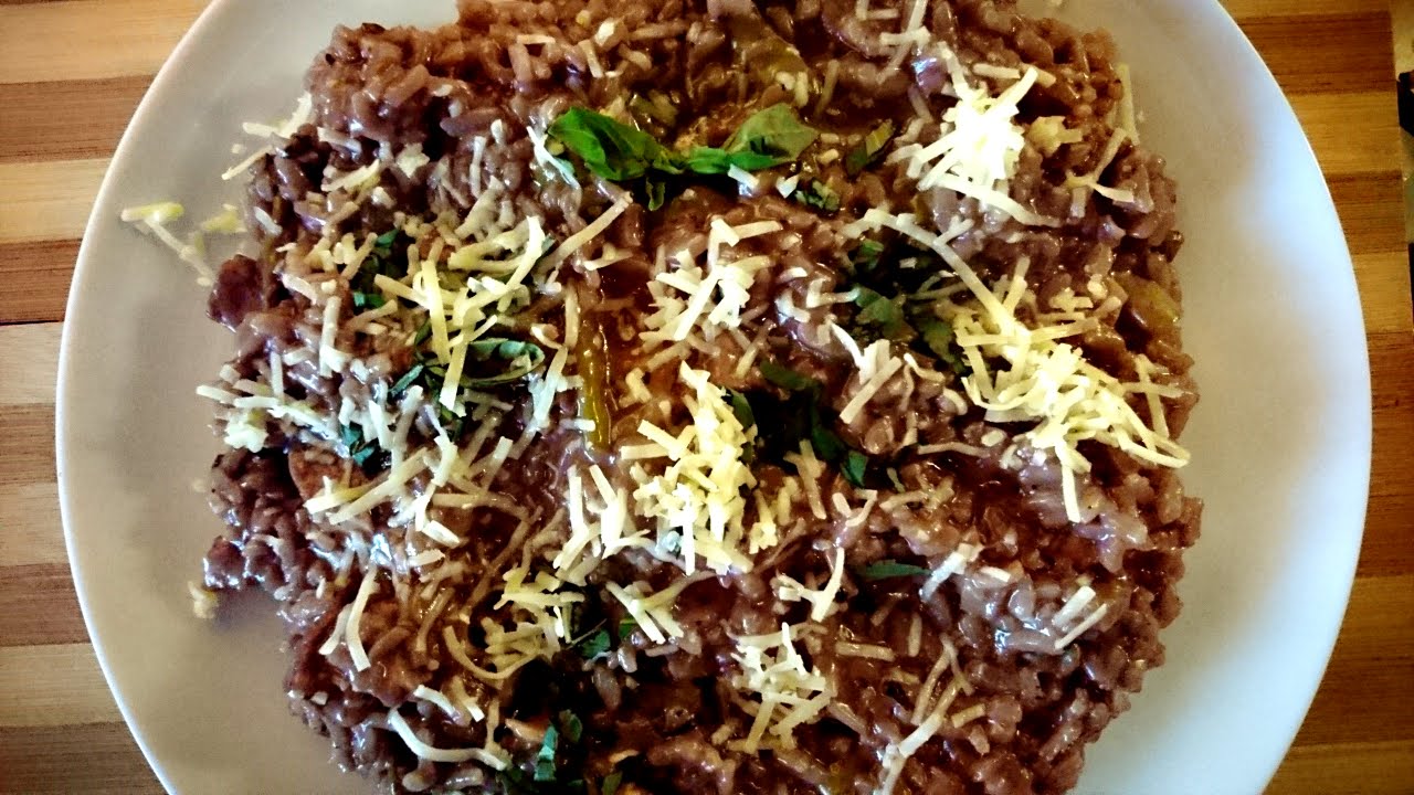 Creamy Italian Risotto with Asparagus and Red Wine