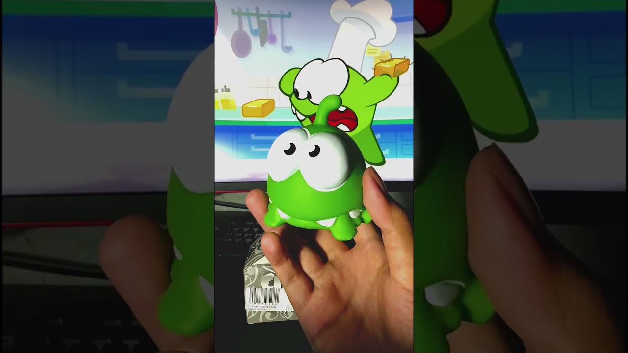 Unboxing Om Nom Toys. 