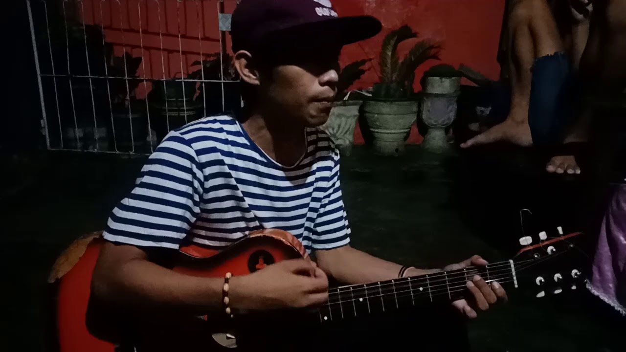 Bawakan lagu dunia hari ini cover mh.afdal - YouTube
